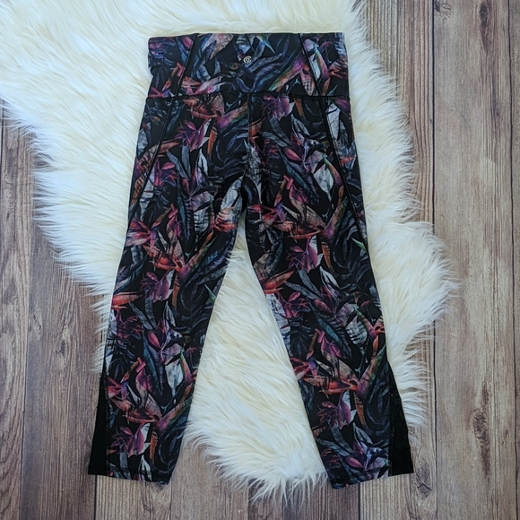 C9 Champion colorful capris - Picture 4 of 6